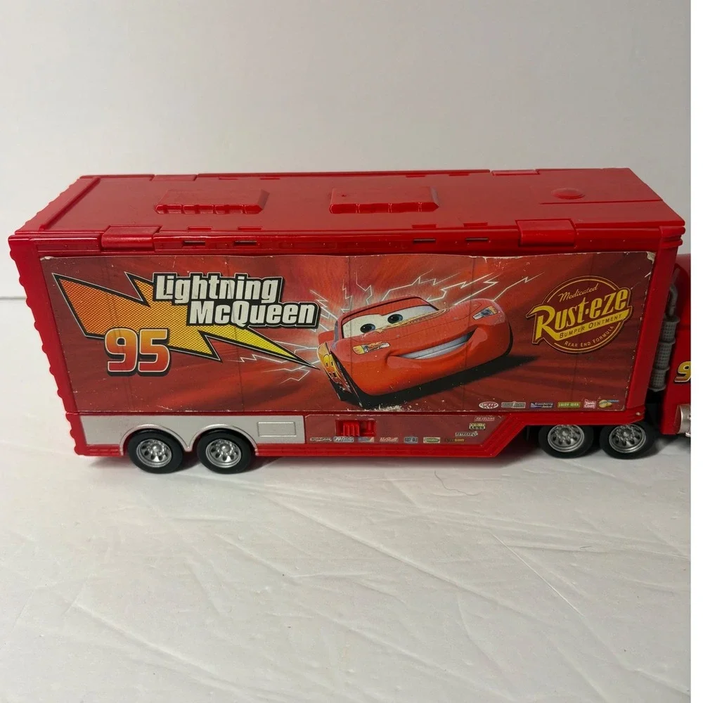 2015 Mattel Disney Pixar Cars Wheel Action Drivers Mack Transforming Playset
